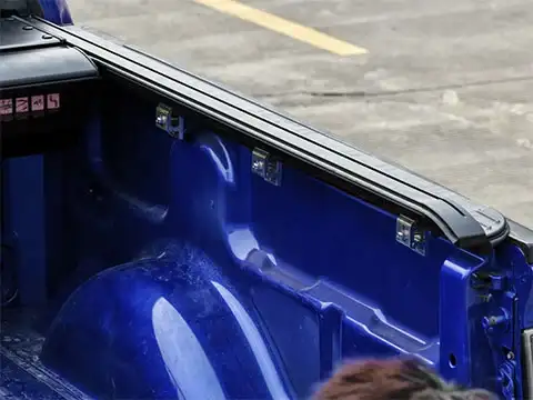 Manual Hard Aluminum Retractable Tonneau Cover for Toyota